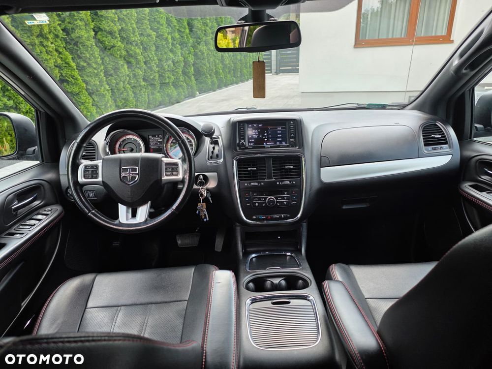 Dodge Grand Caravan - 6