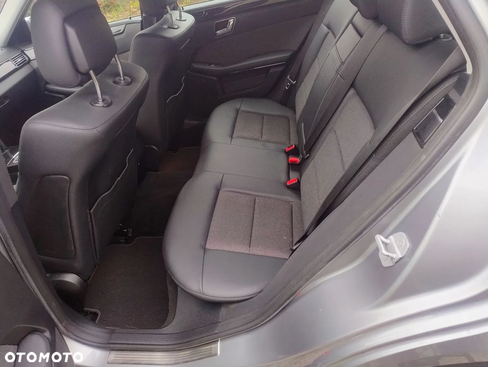 Mercedes-Benz Klasa E 350 CDI DPF BlueEFFICIENCY 7G-TRONIC Avantgarde - 13
