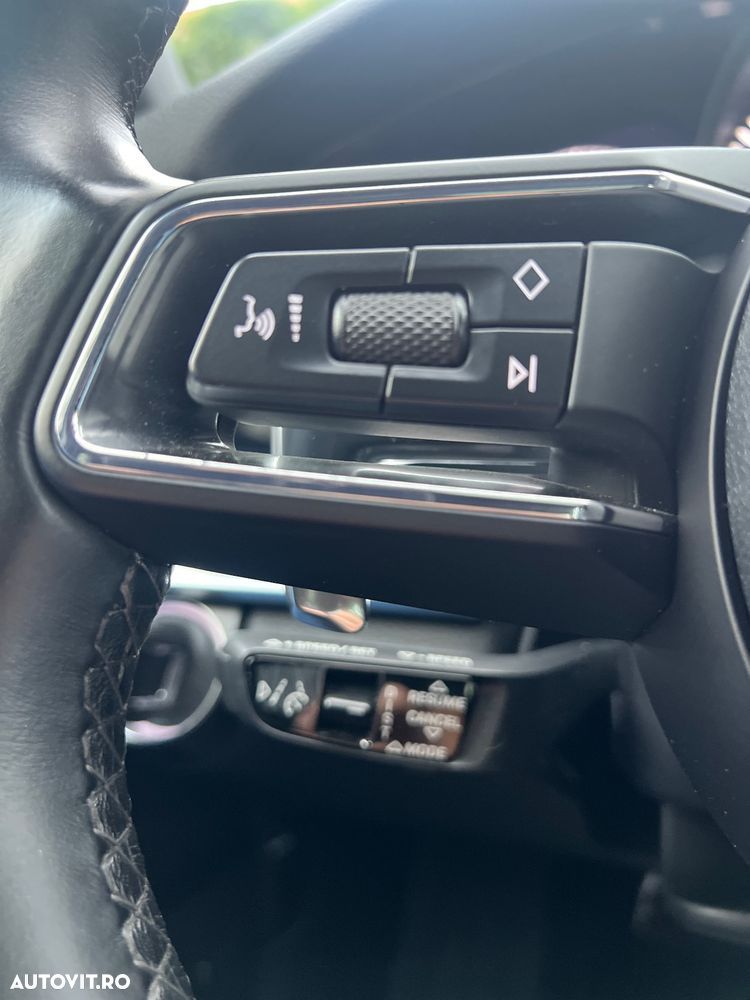 Porsche Panamera 4 E-Hybrid - 27