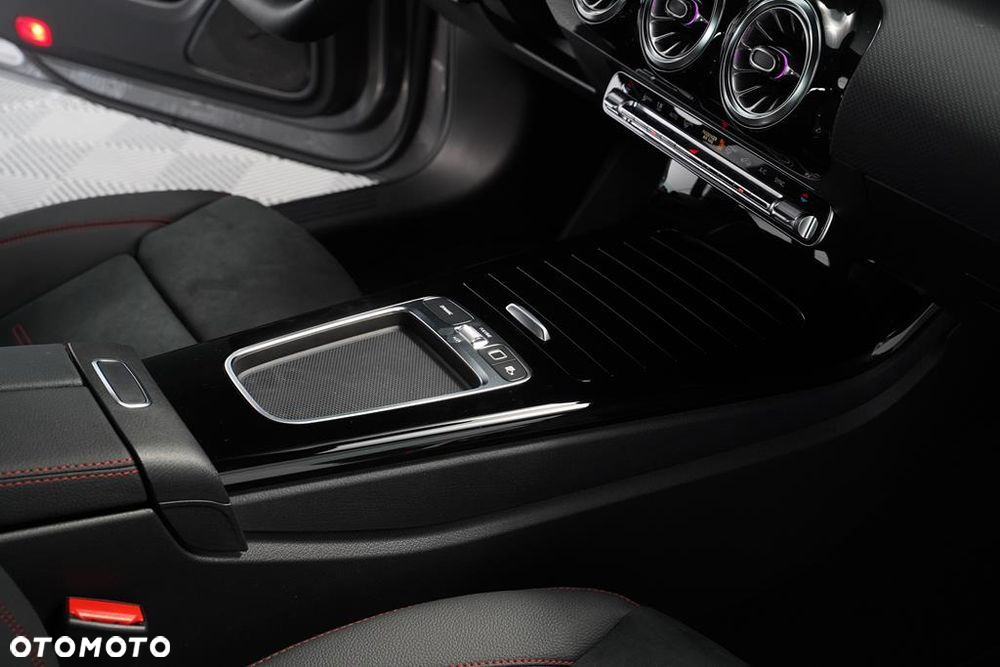 Mercedes-Benz CLA 200 mHEV AMG Line 7G-DCT - 19