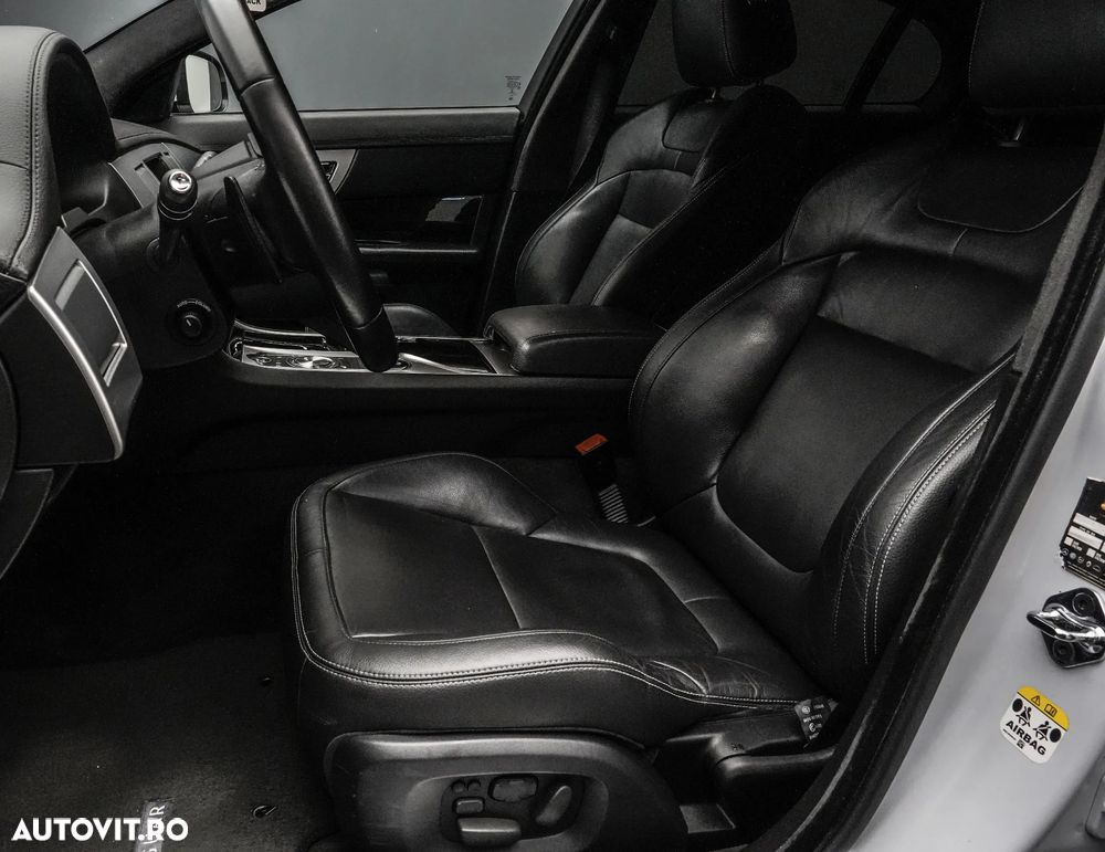 Jaguar XF 2.2D Premium Luxury - 13