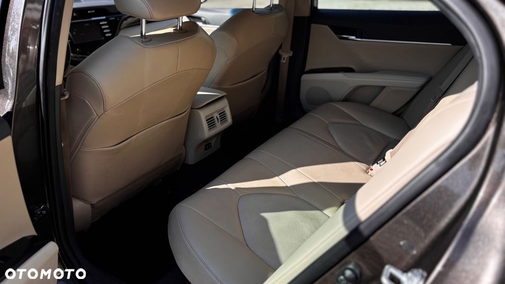 Toyota Camry 2.5 Hybrid Comfort CVT - 20