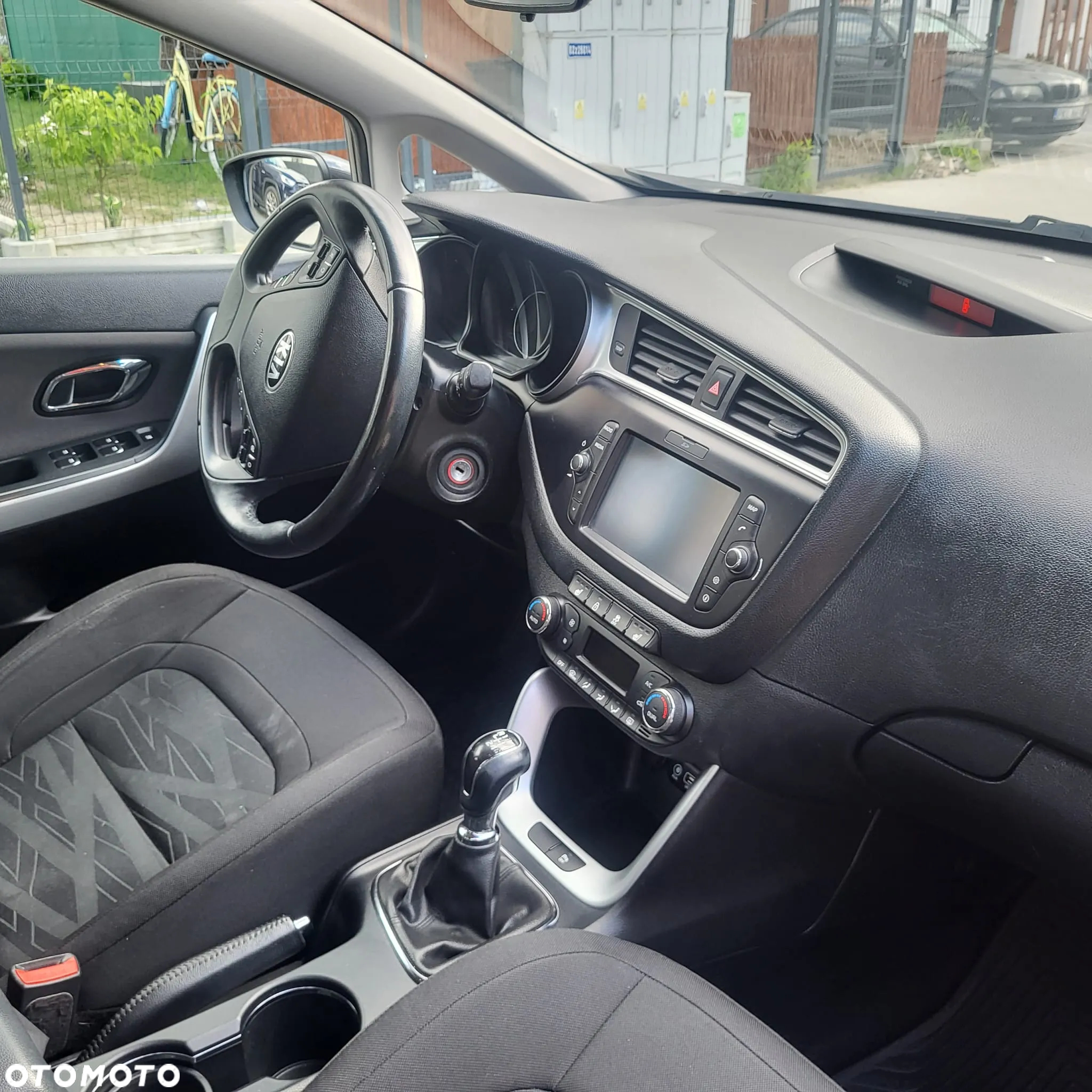 Kia Ceed - 10