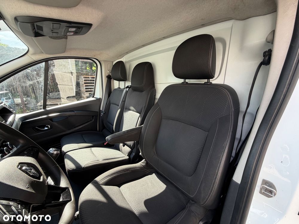 Renault TRAFIC BOGATA WERSJA!! Martwe pole, Park Assist, NAWIGACJA KLIMATYZACJA TEMPOMAT, świeżo sprowadzony, OKAZJA !!!! - 15