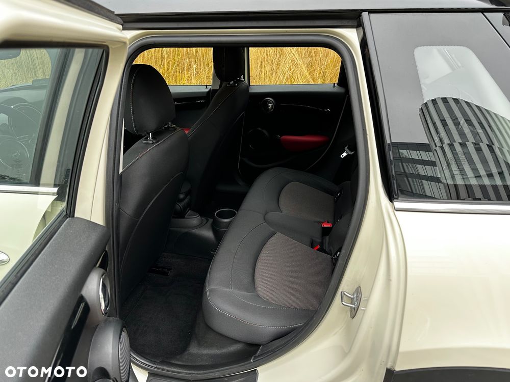 MINI Cooper Standard - 16