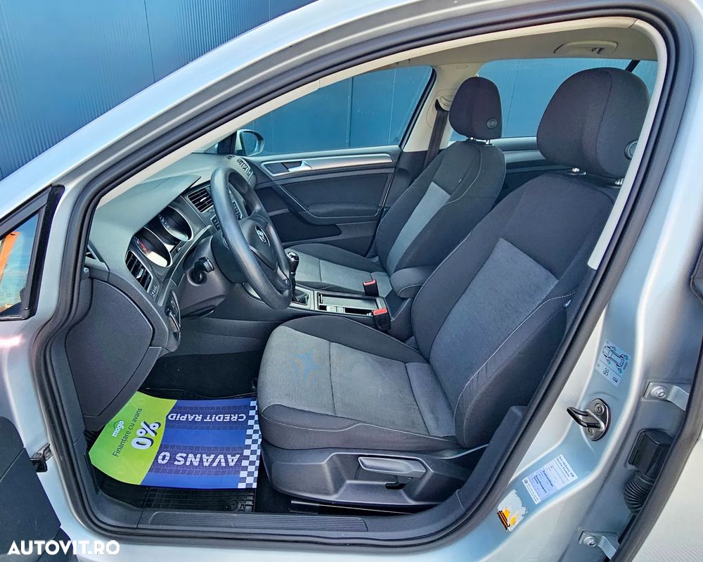 Volkswagen Golf - 8