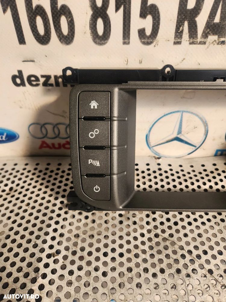 Rama Consola Butoane Navigatie Media Range Rover Evoque An 2012-2013-2014-2015-2016-2017-2018-2019 Dezmembrez Range Rover Evoque Facelift An 2015-2016-2017-2018-2019 2.0 D Automat 4x4 Volan Stanga - Dezmembrari Arad - 4