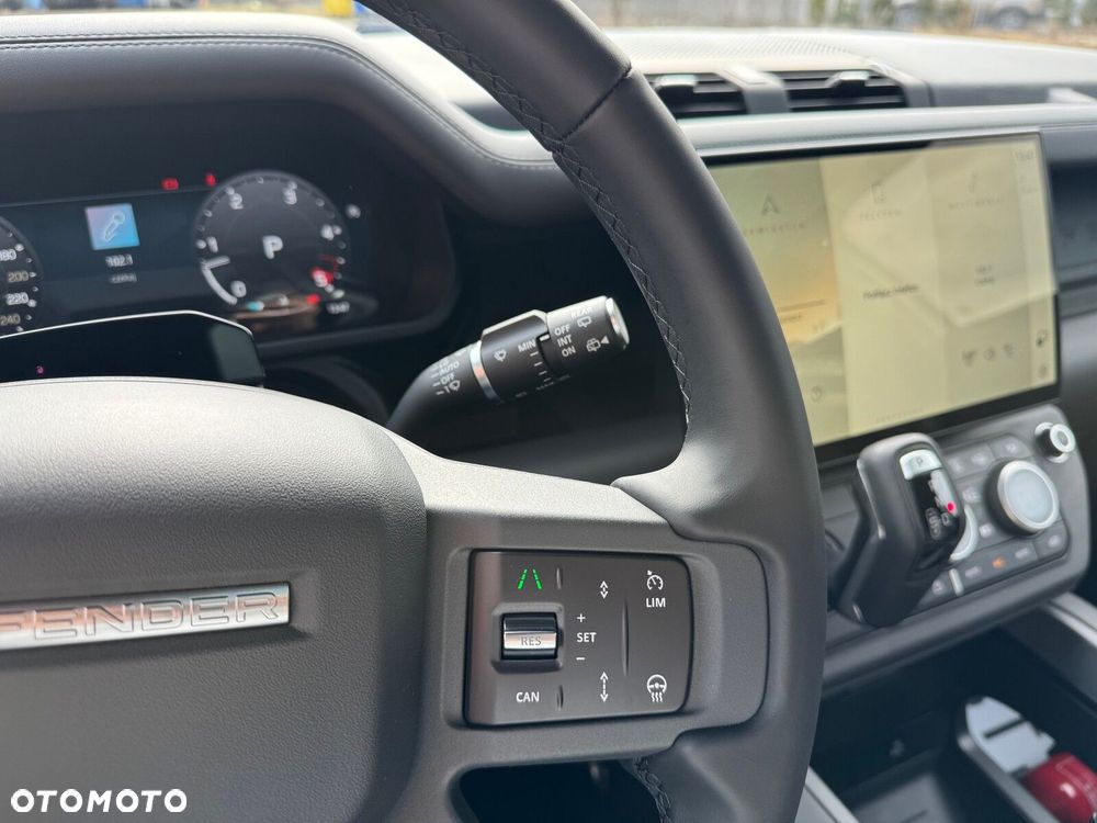 Land Rover Defender - 9