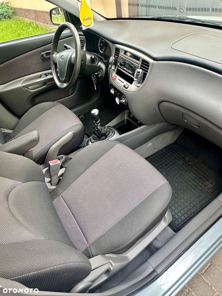 Kia Rio 1.5 CRDi EX - 9