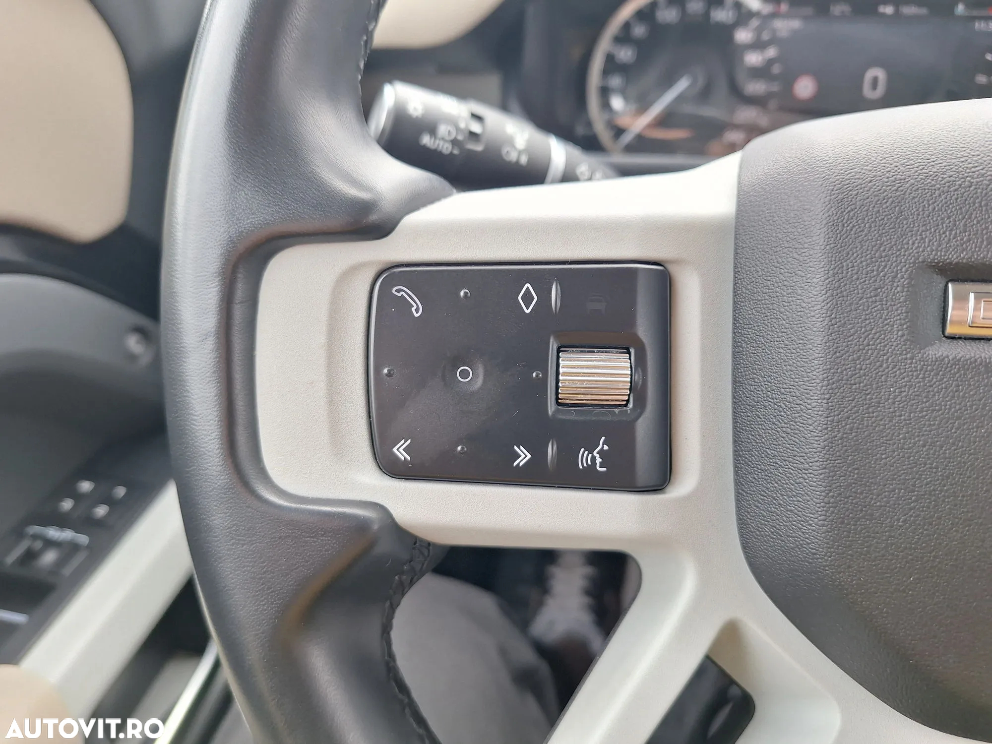 Land Rover Defender - 17