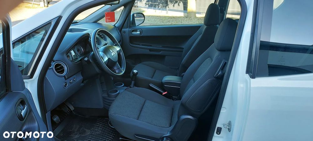 Mitsubishi Colt - 32