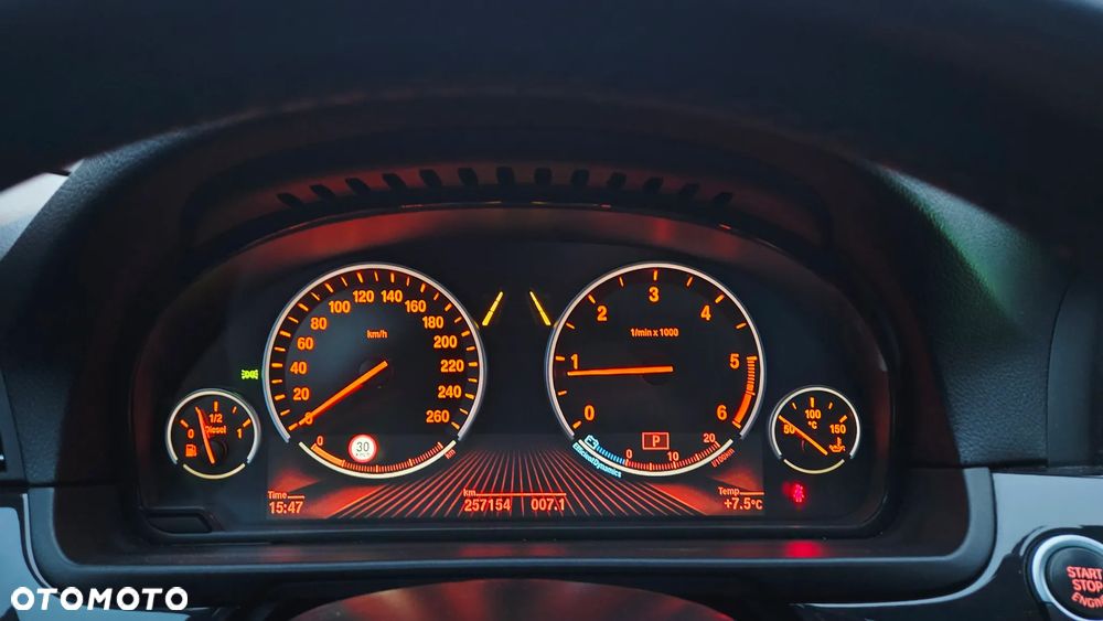 BMW Seria 5 525d xDrive - 18