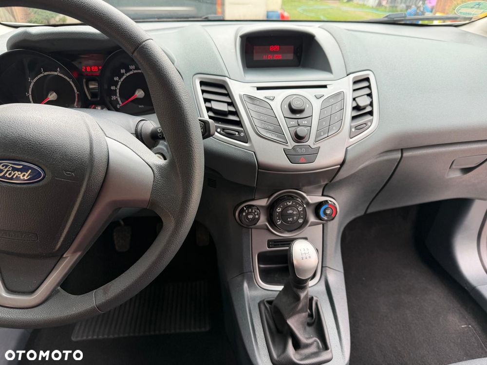 Ford Fiesta - 11