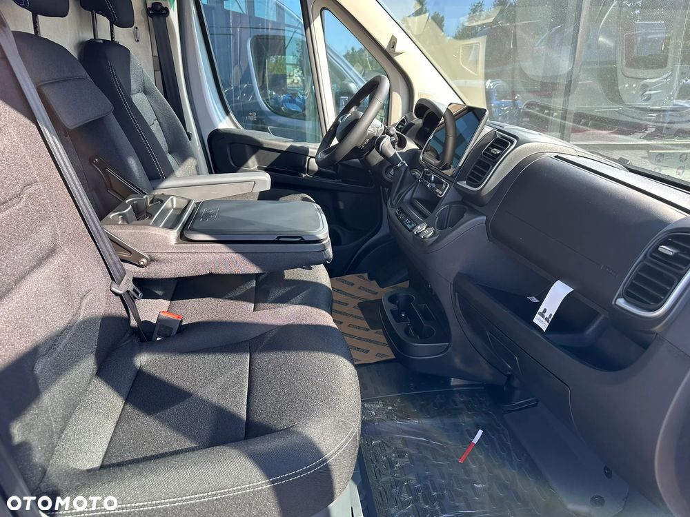 Peugeot Boxer Furgon L2H2 3.5T Heavy Diesel 2.2 180 KM Automat - 6