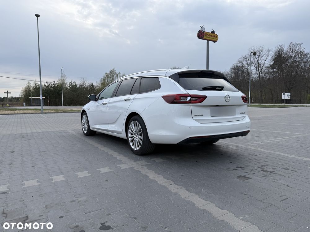 Opel Insignia - 10