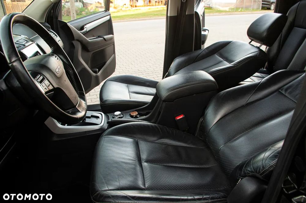 Isuzu D-Max 4x4 Double Cab Autm Premium+ - 6