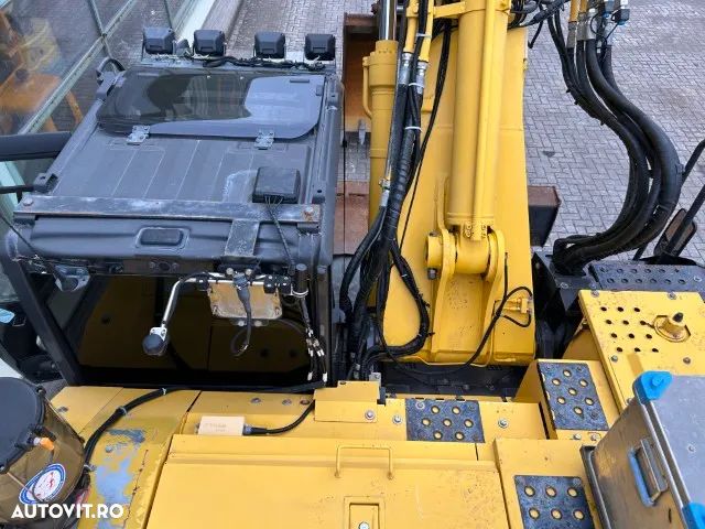 Hitachi ZX225USLC-5B - 17