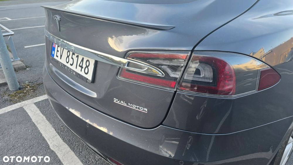 Tesla Model S Performance - 12