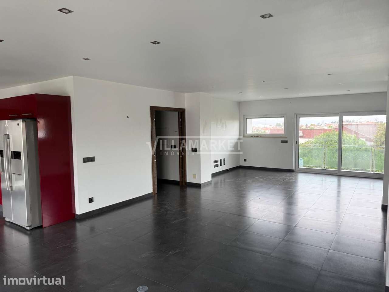 Espaçoso e luxusos Apartamento T3 com 2 suites, garagem e sótão situad - Grande imagem: 2/40