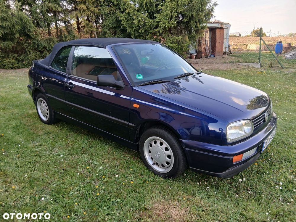 Volkswagen Golf - 1