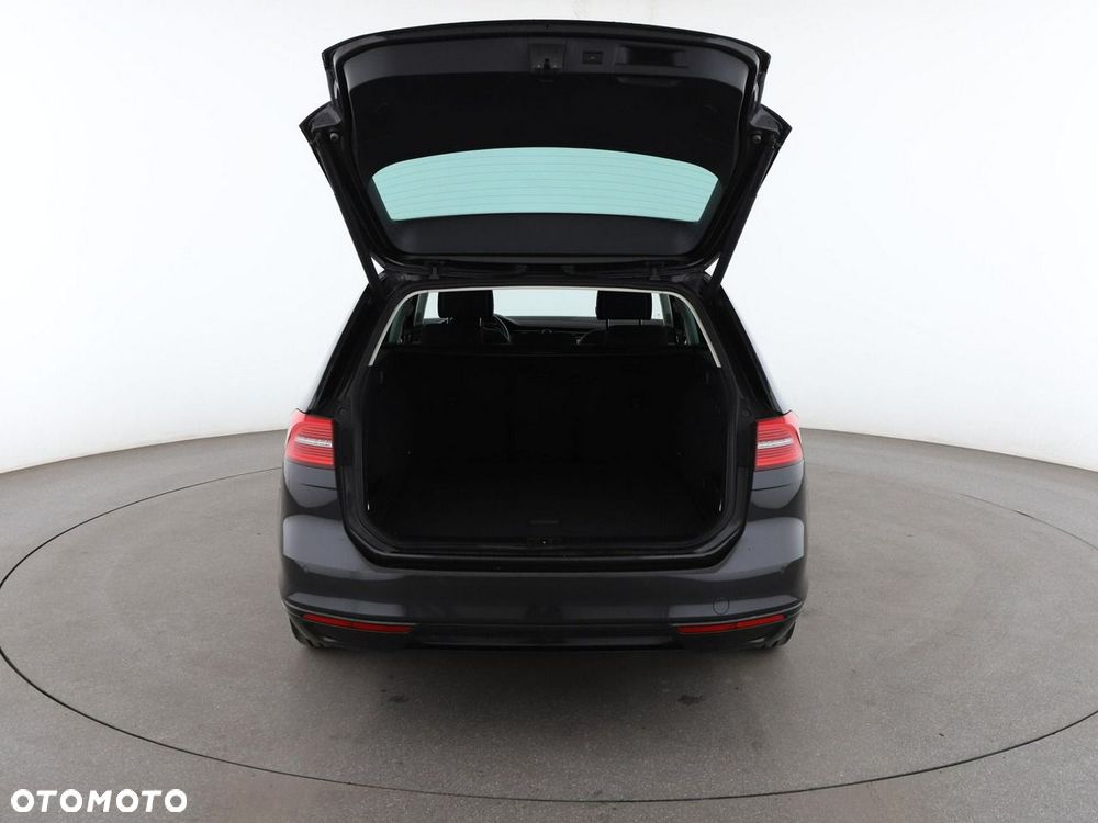 Volkswagen Passat Variant 2.0 TDI (BlueMotion Technology) Highline - 20