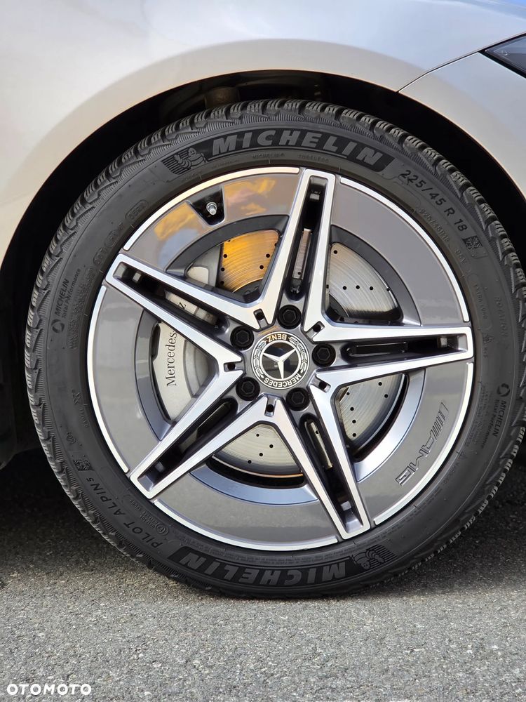 Mercedes-Benz Klasa C 220 d mHEV AMG - 9