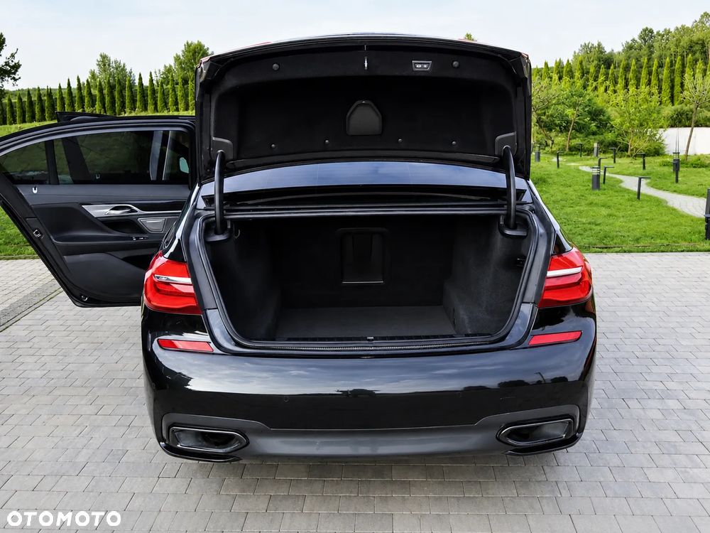 BMW Seria 7 740Li - 17