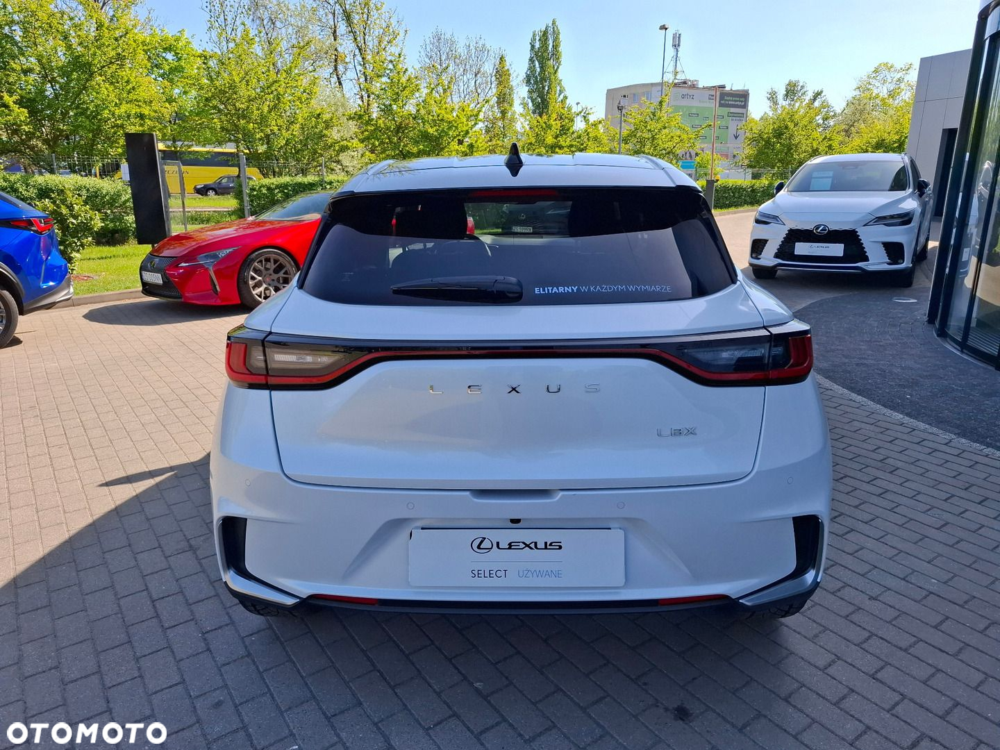 Lexus LBX 1.5 Hybrid Emotion - 4