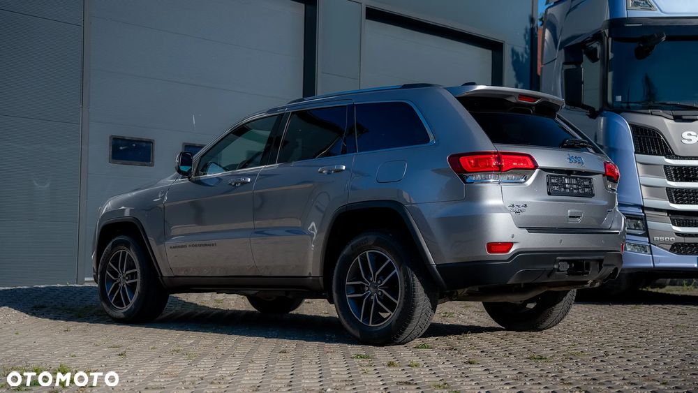 Jeep Grand Cherokee - 13