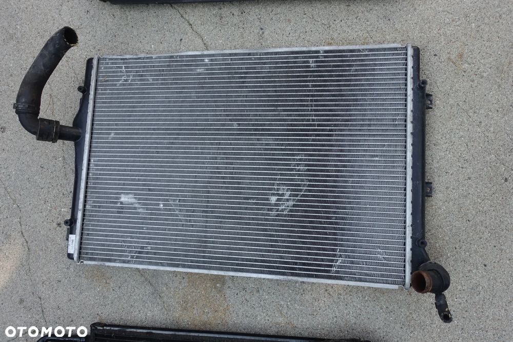 CHŁODNICA WODY INTERCOOLER KLIMATYZACJI GOLF V A3 2.0 TDI - 4