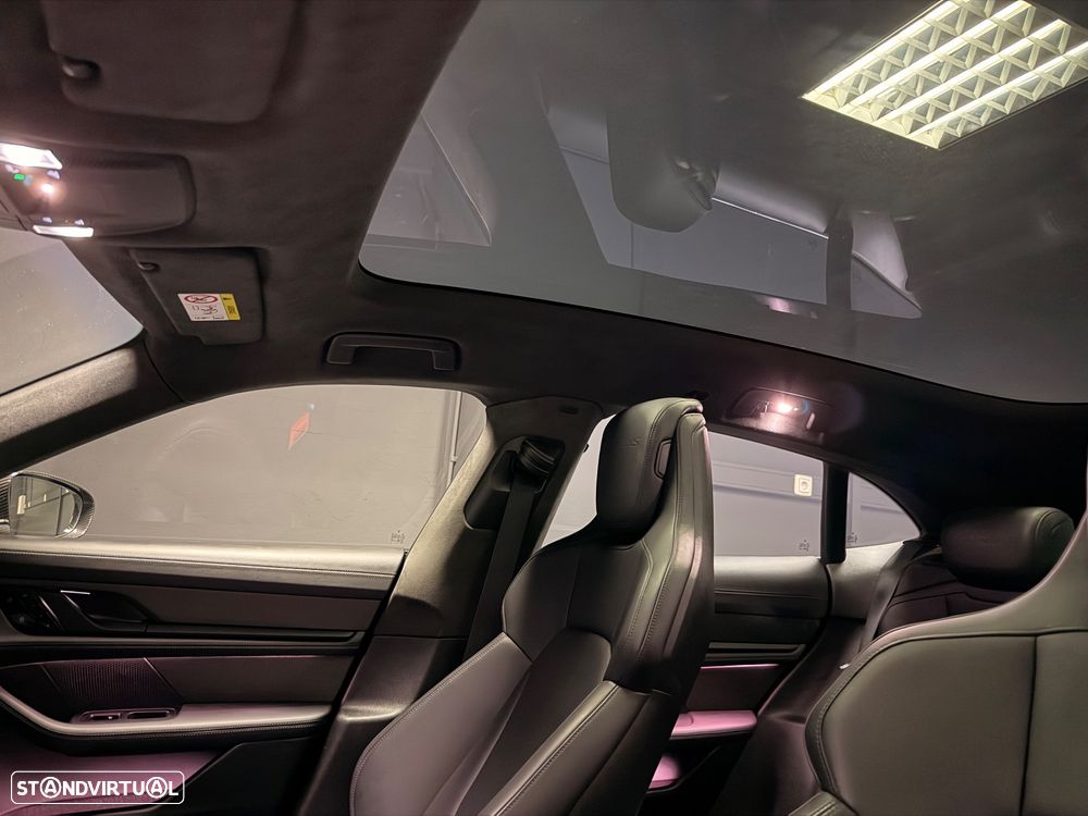 Porsche Taycan Cross Turismo Turbo S - 15