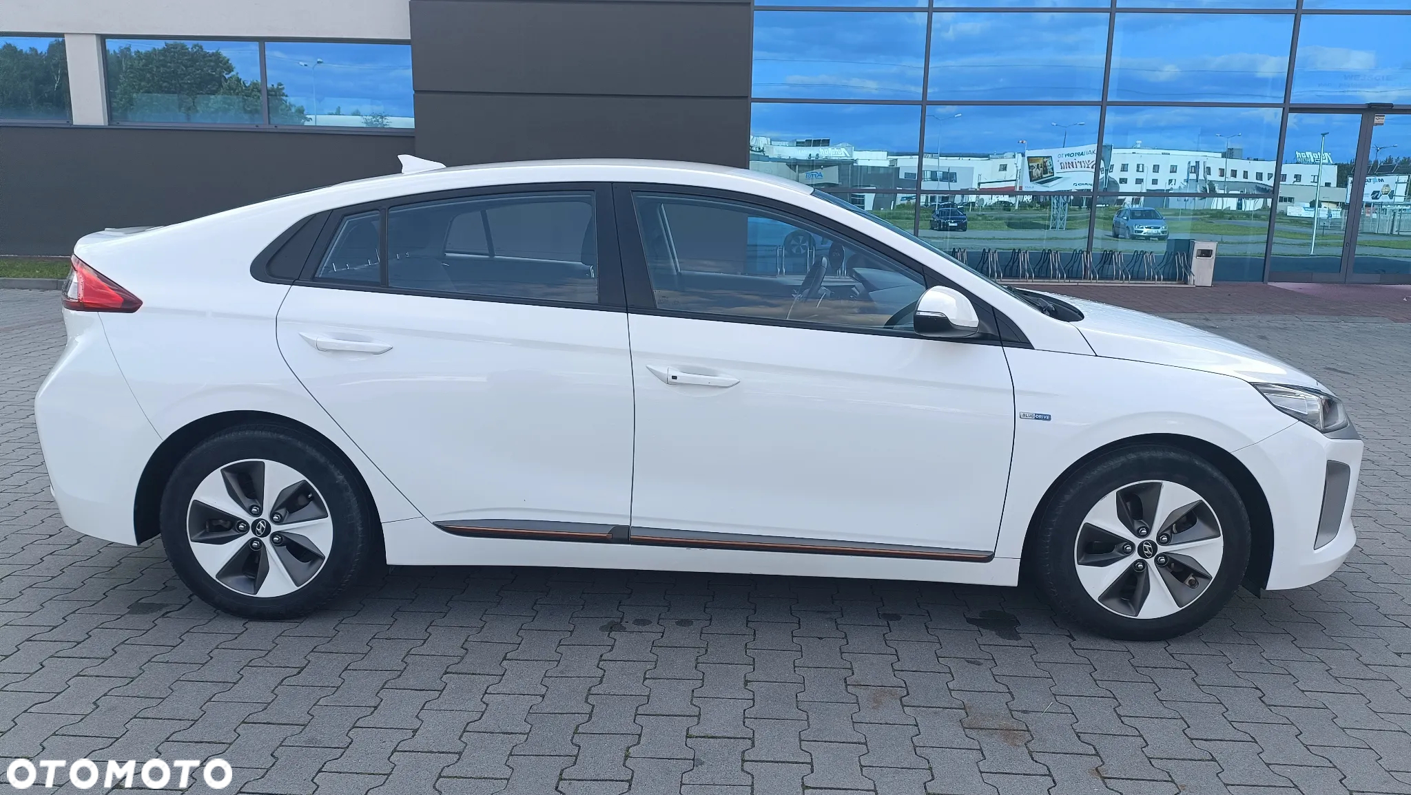 Hyundai IONIQ electric Premium - 5