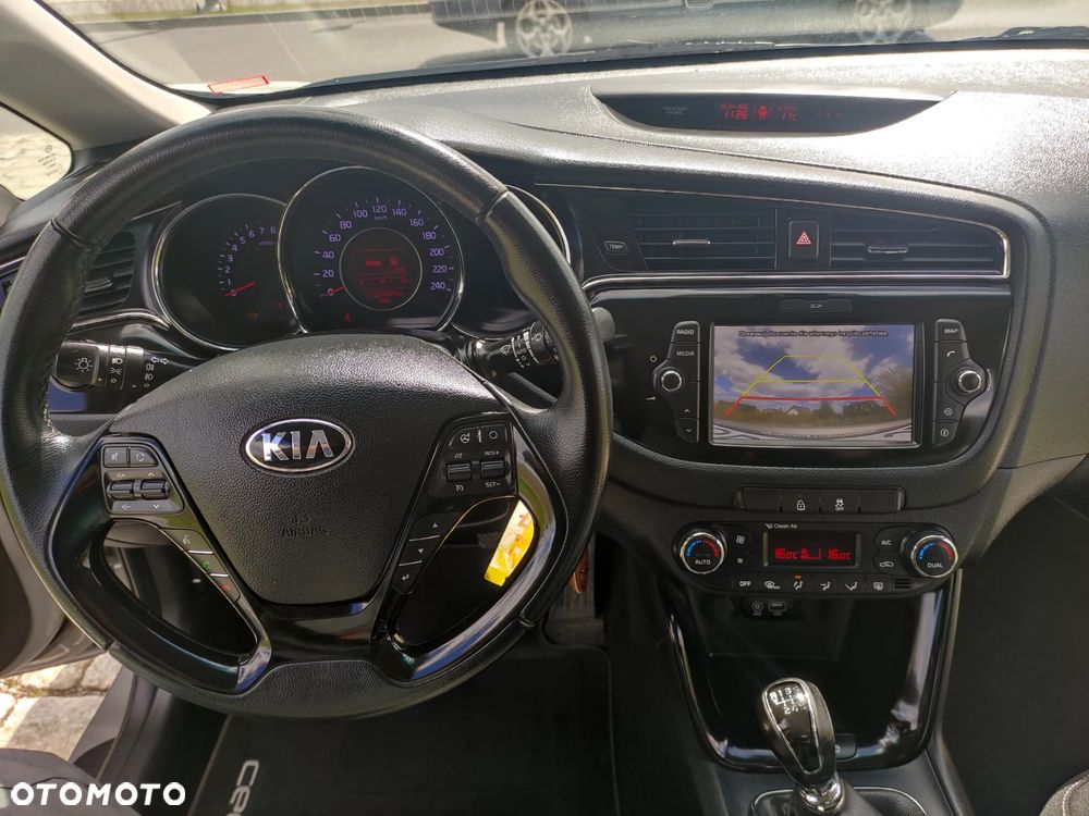 Kia Ceed 1.6 GDI Dream Team Edition - 13