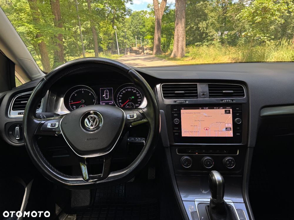 Volkswagen Golf - 17