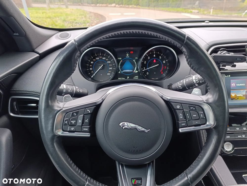 Jaguar F-Pace S AWD - 10