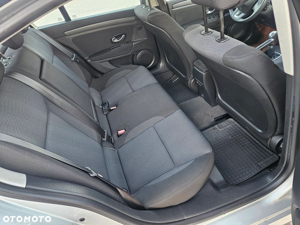 Renault Laguna 1.6 16V 110 Emotion - 10