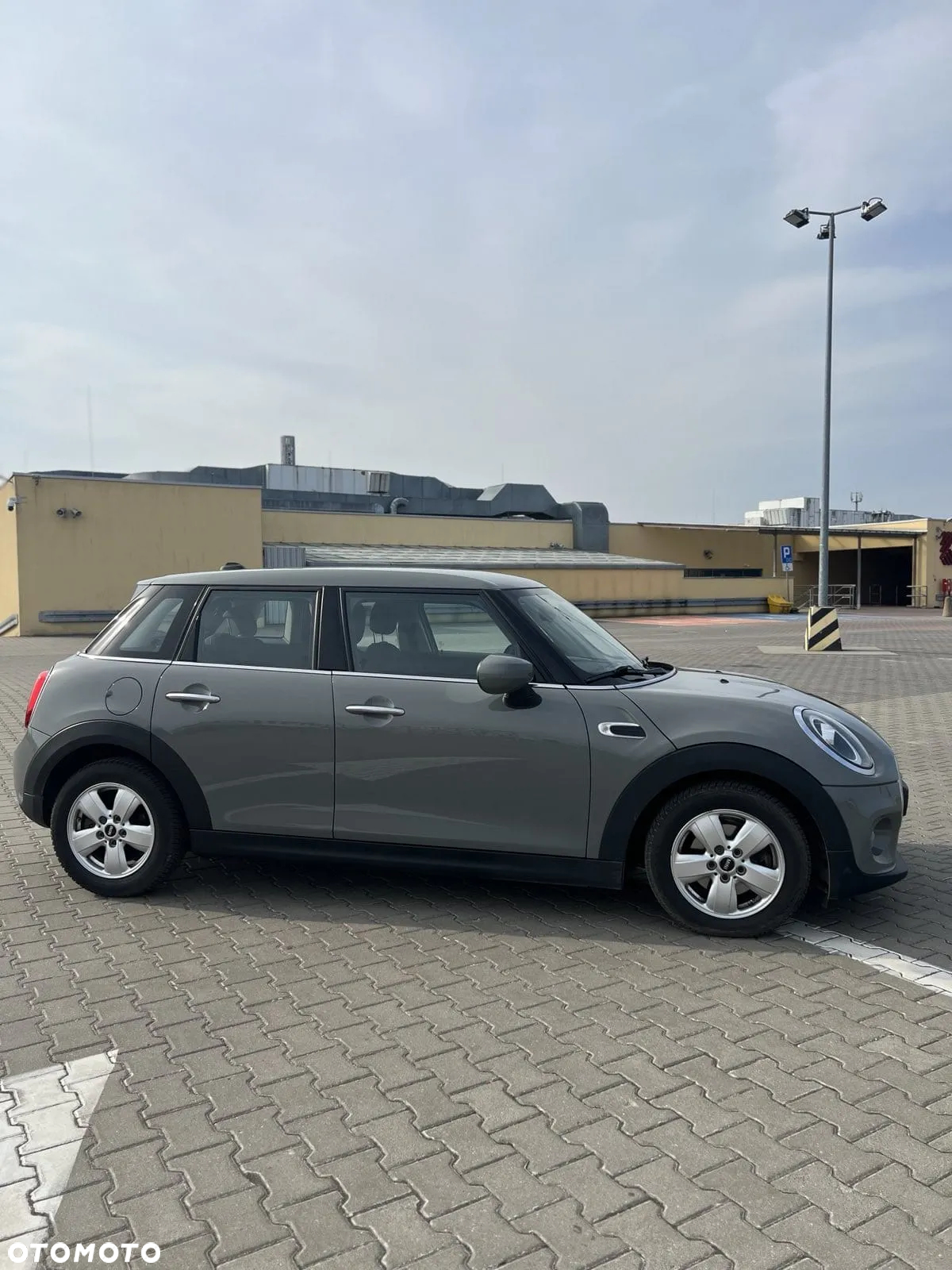 MINI ONE - 8