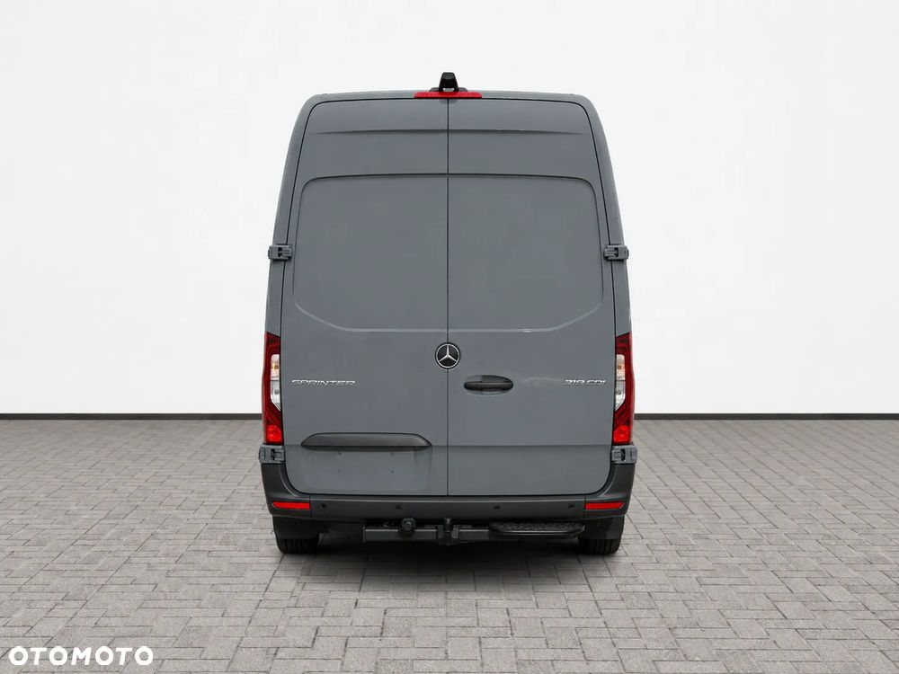 Mercedes-Benz Sprinter - 6