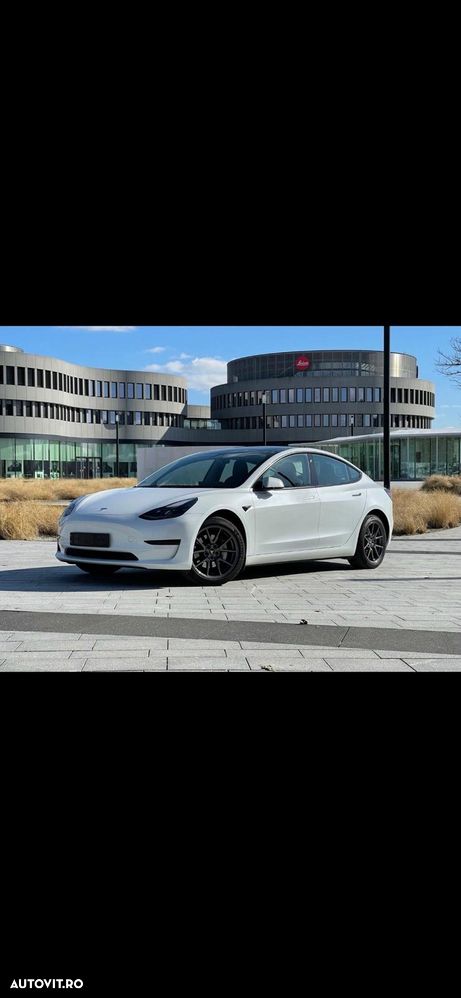 Tesla Model 3 - 1