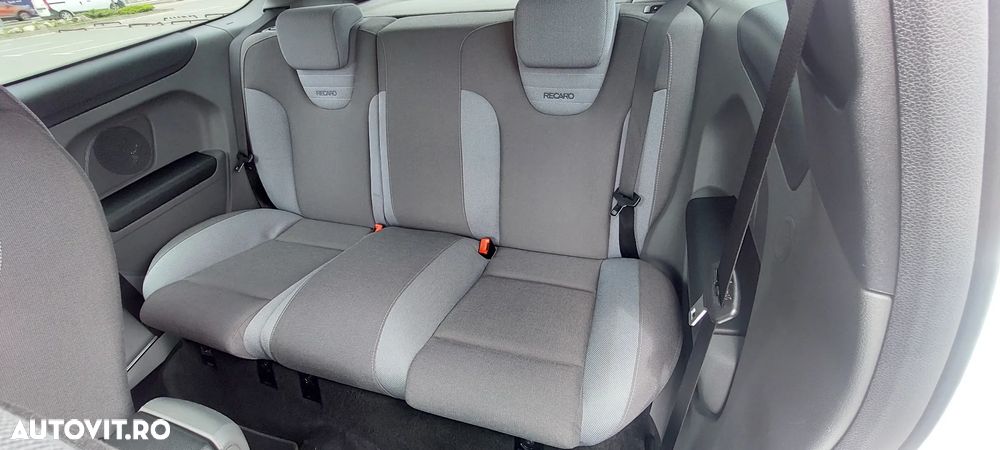 Ford Focus 2.5 ST Rally - 25