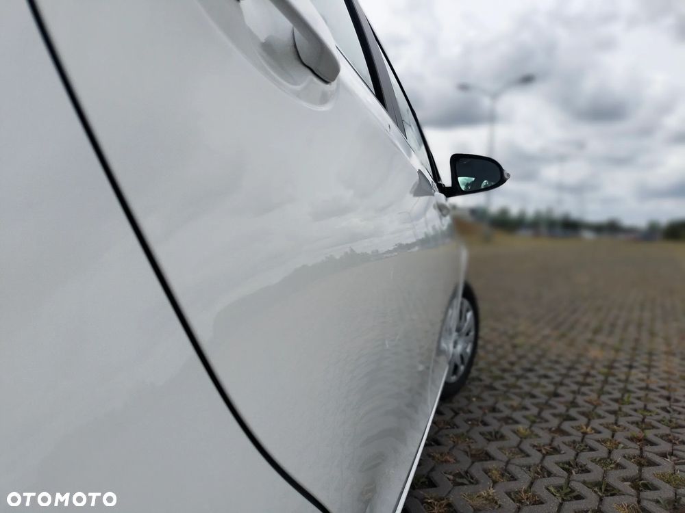 Toyota Yaris - 13