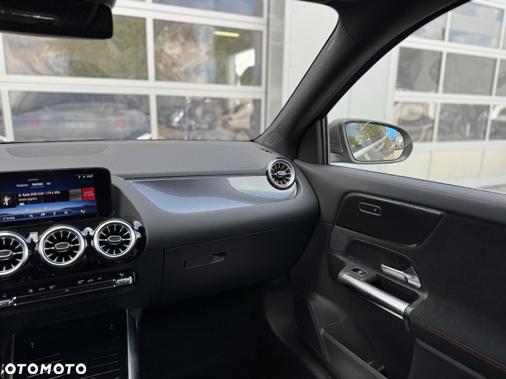 Mercedes-Benz GLA 200 AMG Line - 16