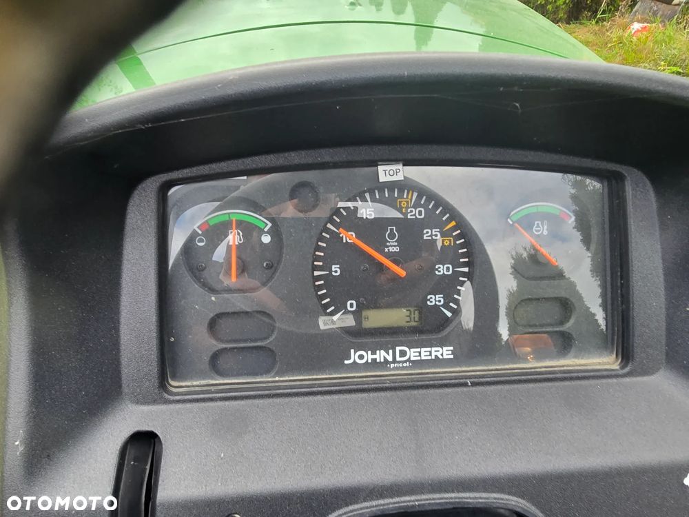 John Deere 3038 E - 11