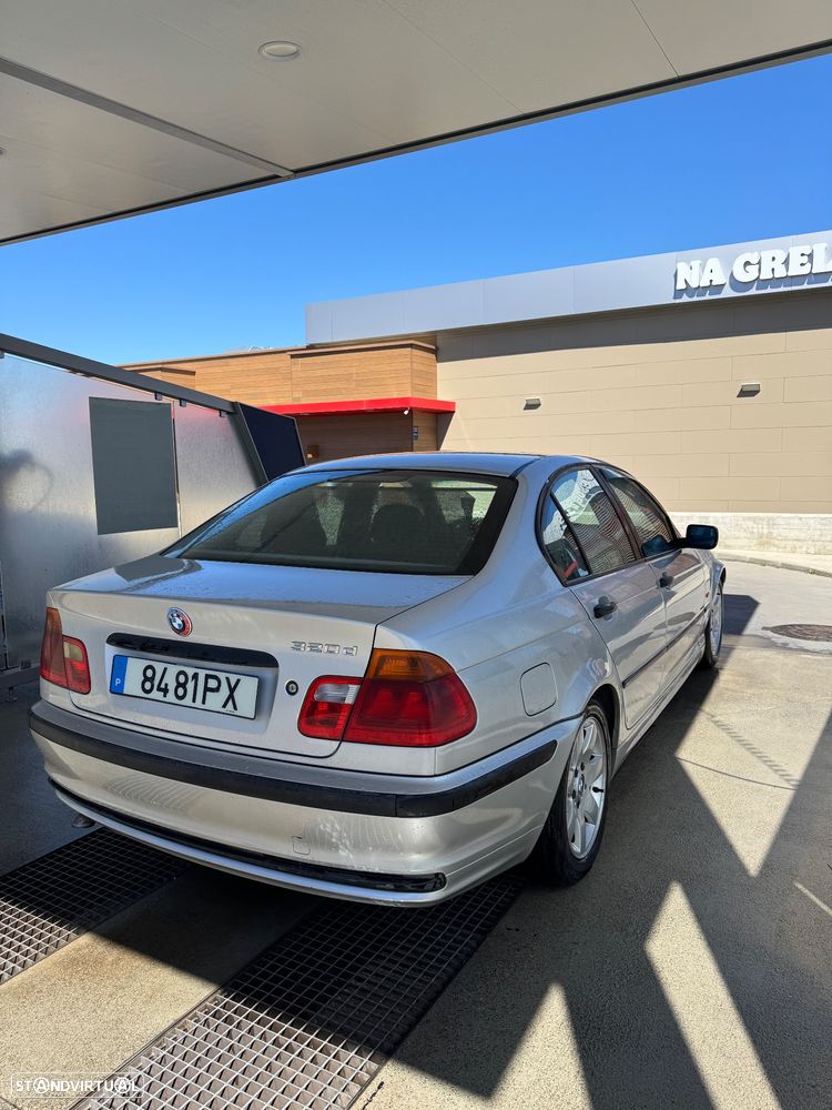 BMW 320 d - 4