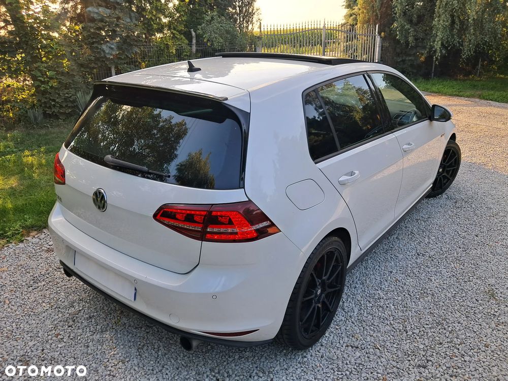 Volkswagen Golf - 3