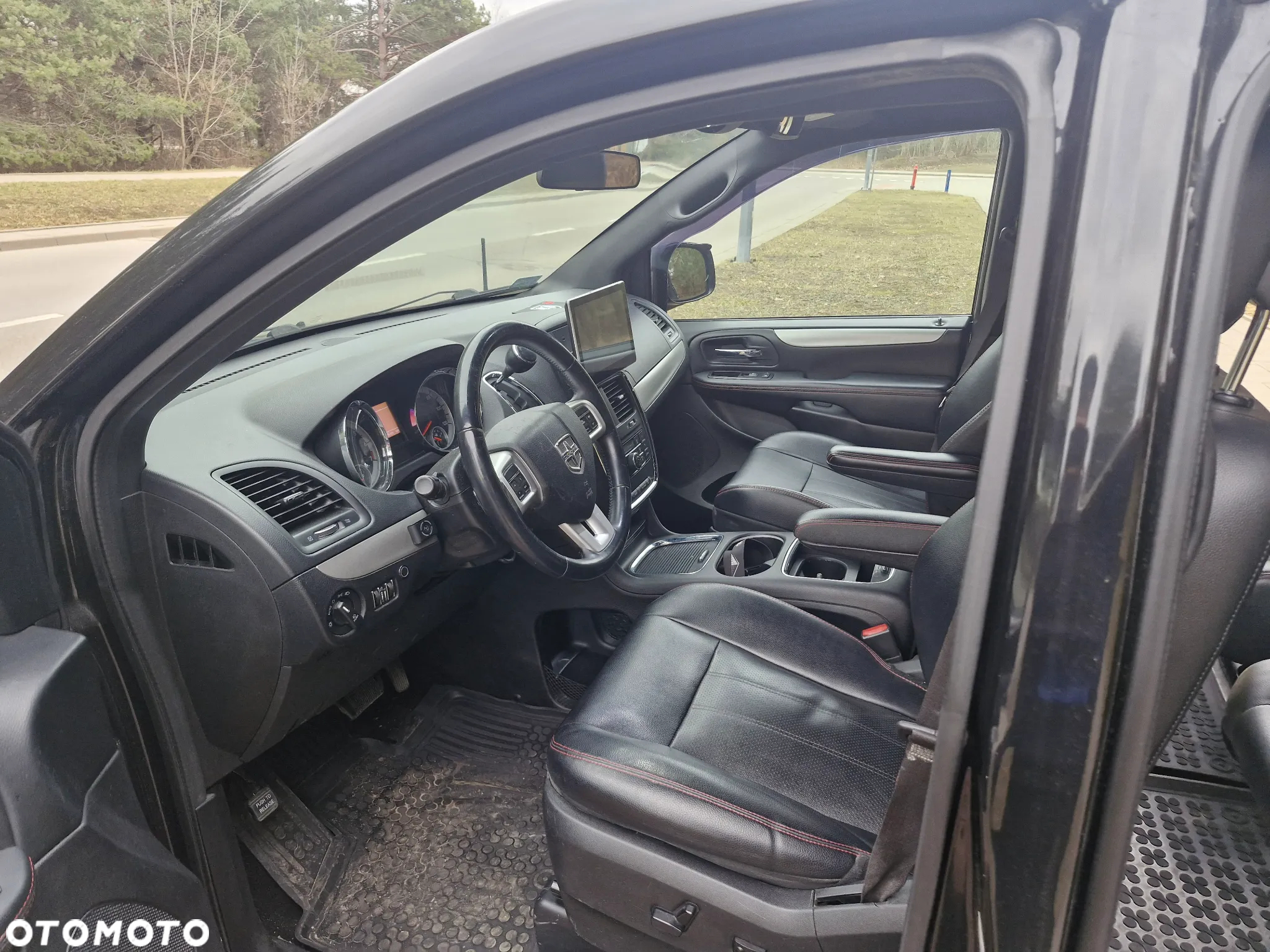 Dodge Grand Caravan 3.6 R/T - 11