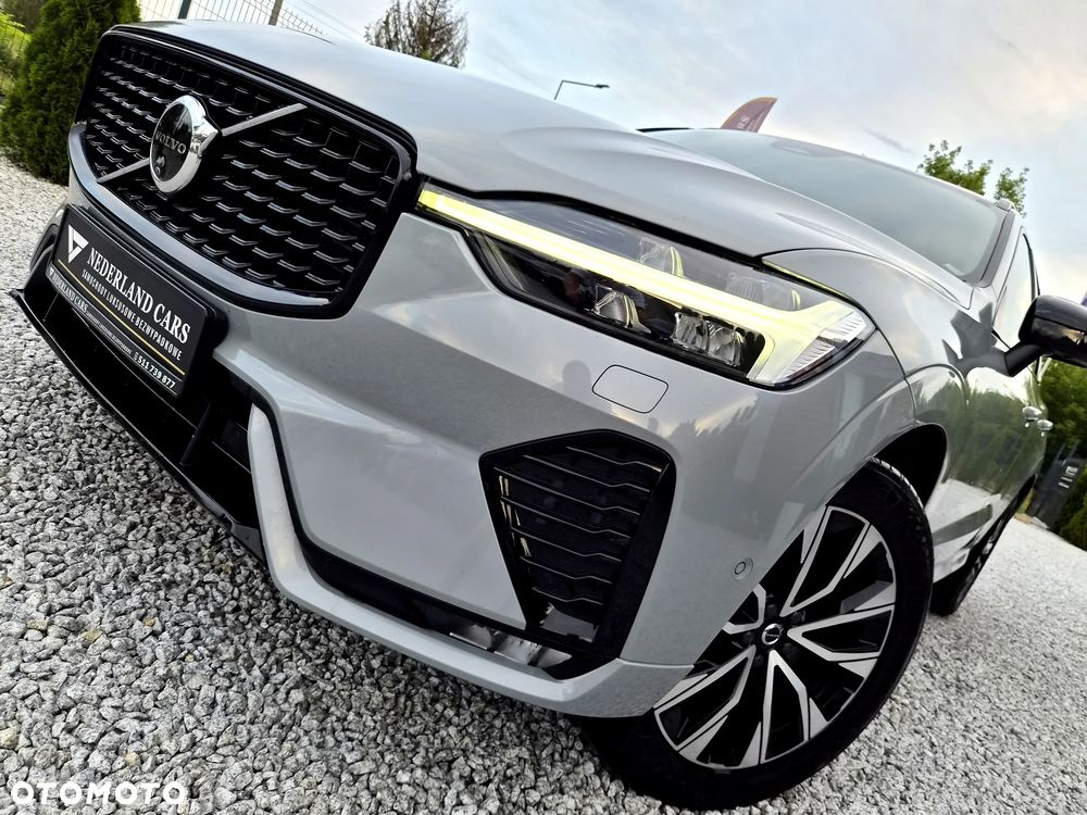 Volvo XC 60 B4 D AWD Plus Dark - 38