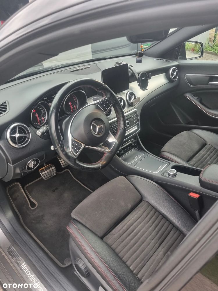 Mercedes-Benz CLA 200 7G-DCT AMG Line - 8