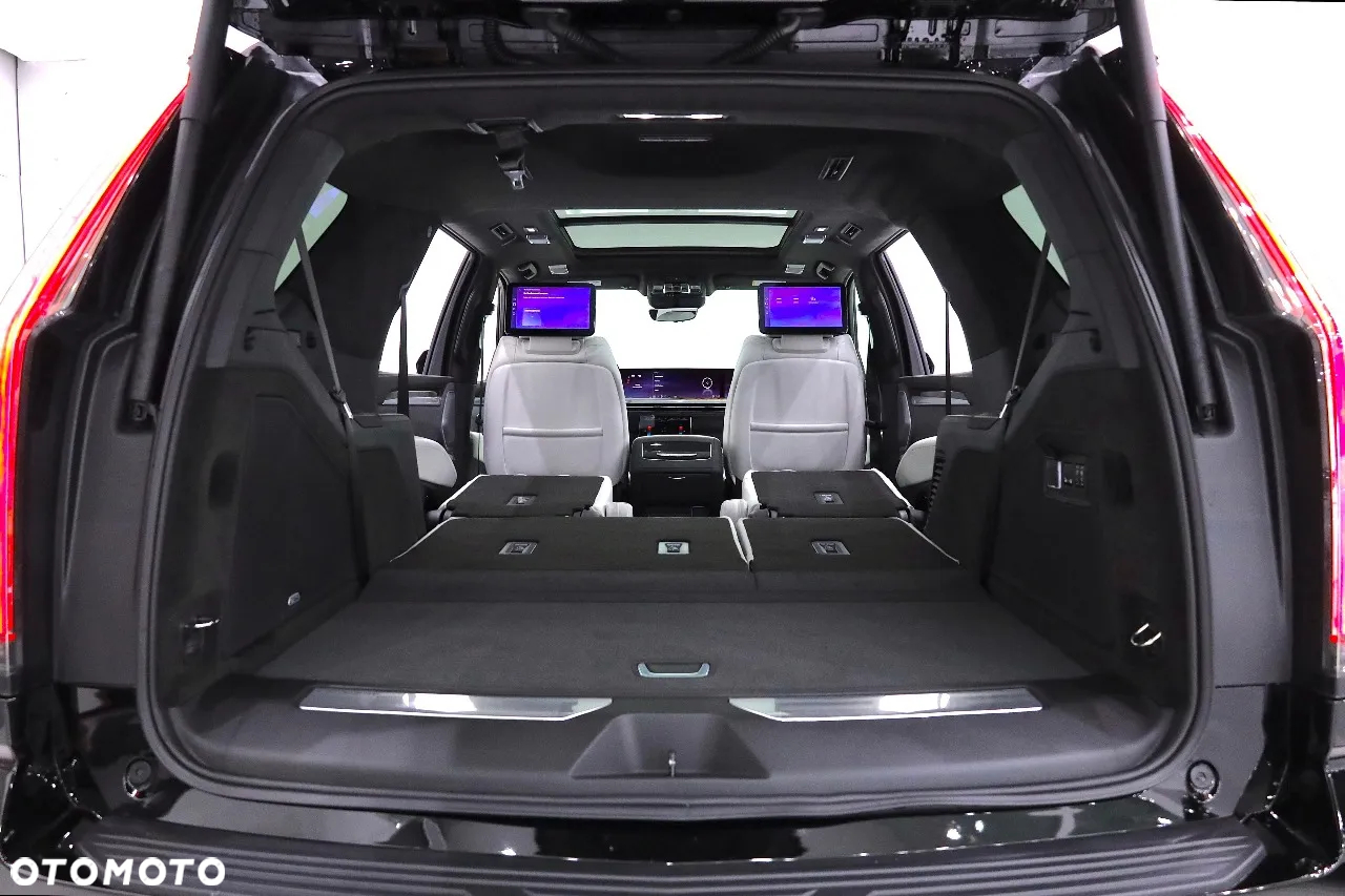 Cadillac Escalade - 26
