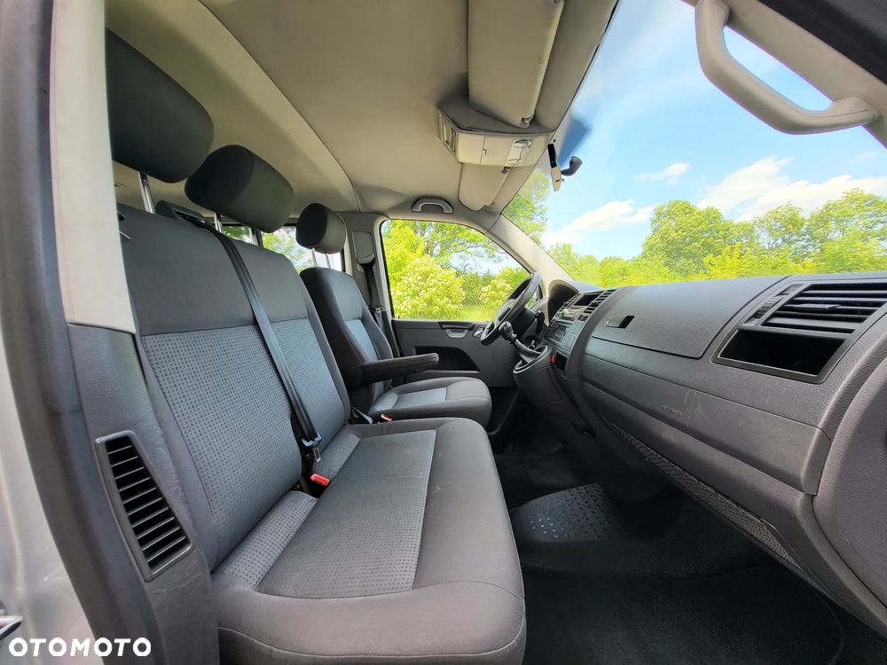 Volkswagen Caravelle - 13